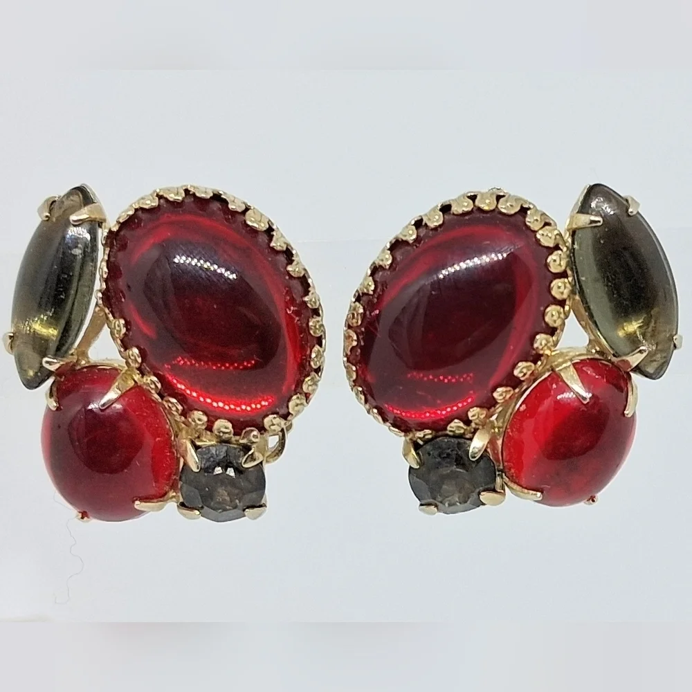 * Vintage Red & Green Regency? Clip On Earrings - Picture 1 of 4